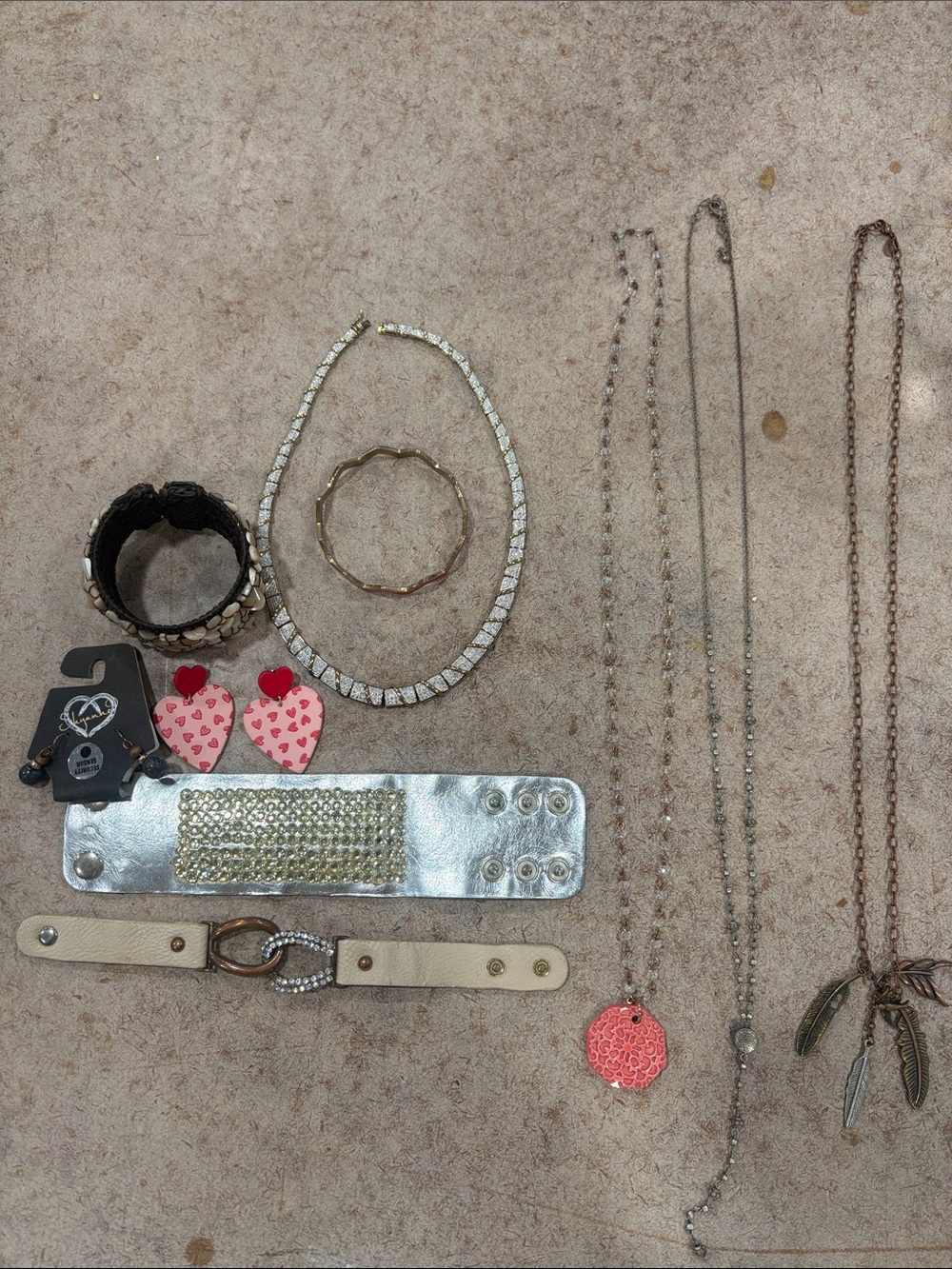 Mixed Women's Jewelry Set with Pink Heart Earrings and Coral Pendant